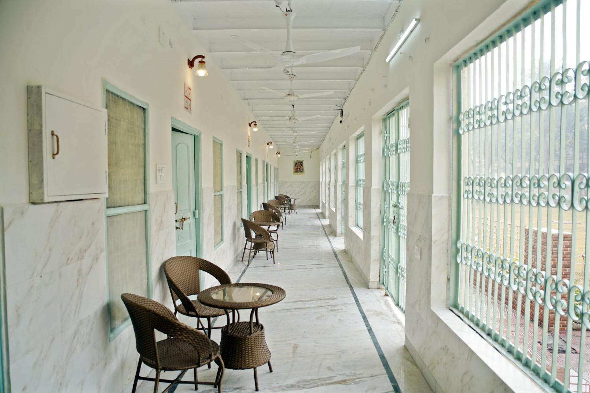Hotel Shree Krishna Bhakti Ashram Vrindāvan Exterior foto