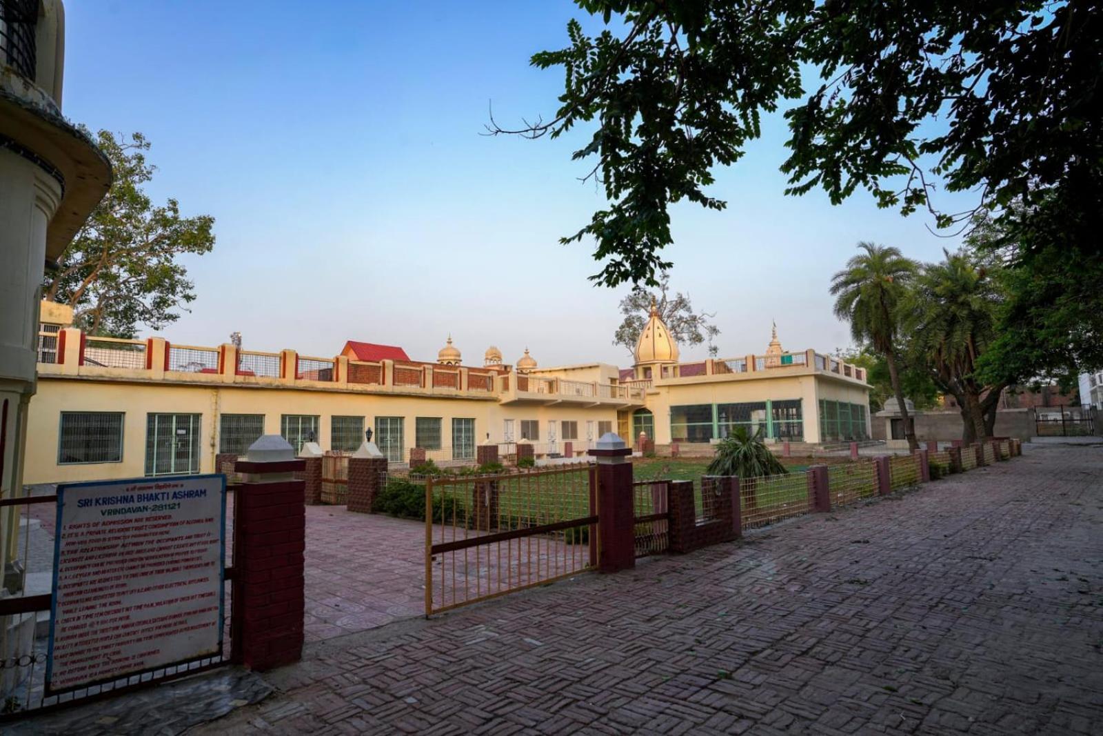 Hotel Shree Krishna Bhakti Ashram Vrindāvan Exterior foto